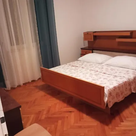 Apartment Ika *