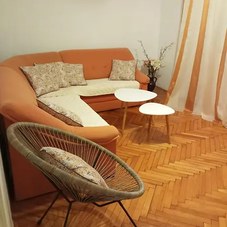 Ika Apartment *